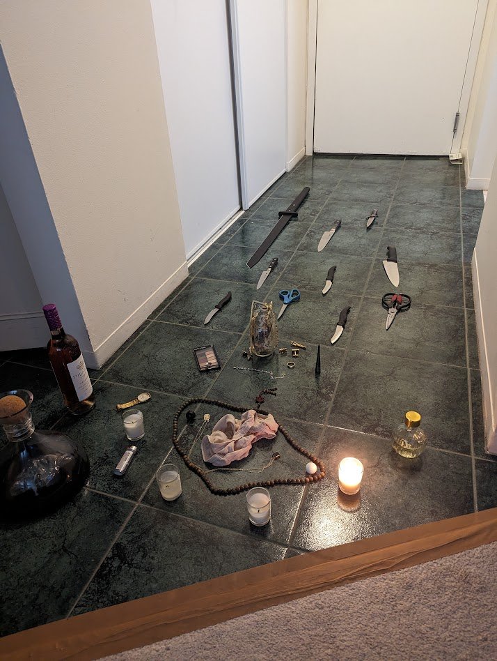 [EVIDENCE: HALLWAY — LIT 3]